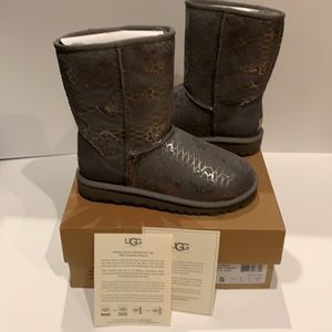 UGG Classic Short Womens Kimono Boots Size 5 NEW